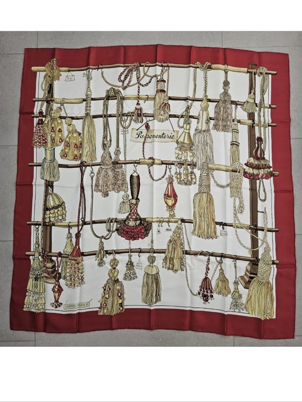 🇨🇵HERMES vintage silk scarf red/white 90X90 cm authentic made in France